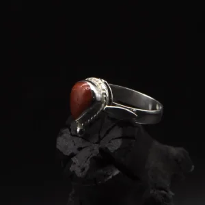 berber ring whit coral stone red